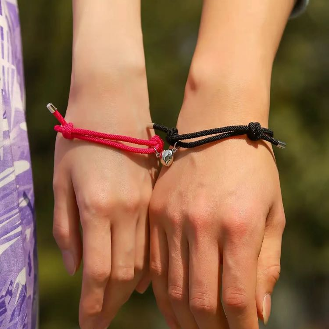 Customizable Magnetic Heart Bracelet for Couples